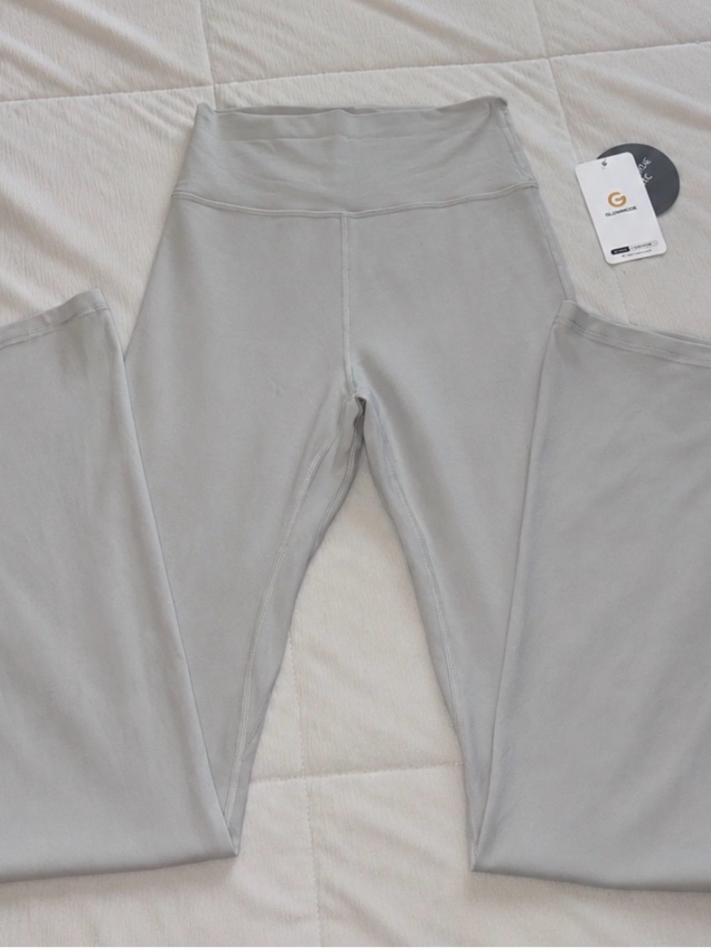 Glow mode High-Waist Flare Leggings — Light Gray